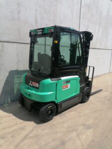 2Ton compacte elektrische heftruck Mitsubishi met cabine - Wybo Lifting