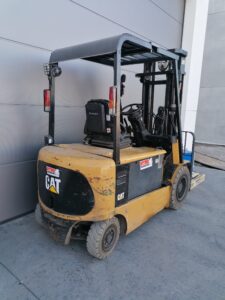3Ton tweedehands elektrische heftruck Caterpillar - Wybo Lifting