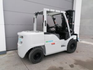 5Ton robuuste diesel heftruck met 3delige full free hefmast, manuele bediening - Wybo Lifting