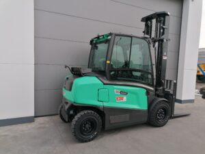 FB55NH elektrische 5.5Ton heftruck Mitsubishi met full cabine - duplex clearview mast - Wybo Lifting