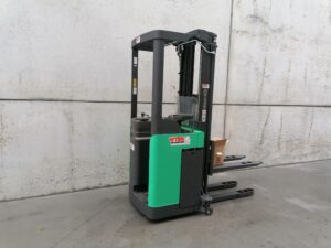 Mitsubishi compacte instaande stapelaar - Wybo Lifting