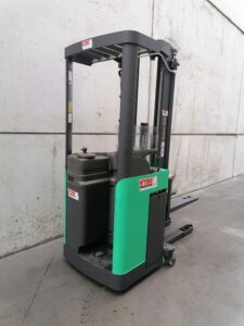 Mitsubishi compacte instaande stapelaar - Wybo Lifting